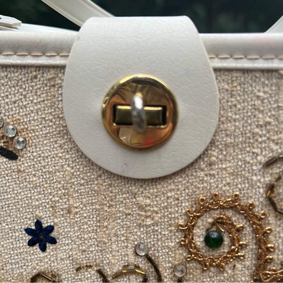 Vintage 1960's Jeweled Sequined/Rhinestones Peacock wood bottom Purse - Picture 5 of 16